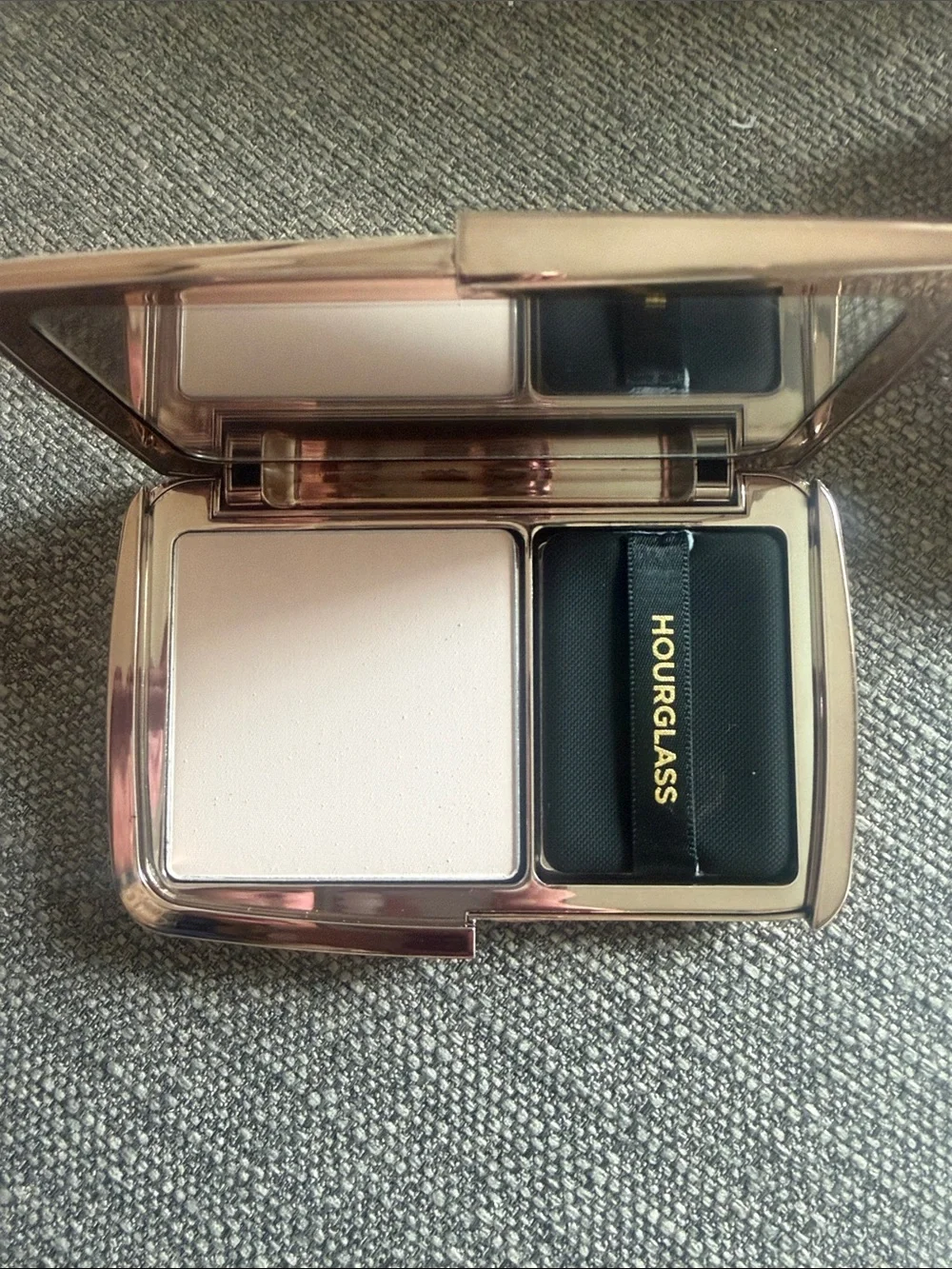 NEW Hourglass pressed powder #translucent
